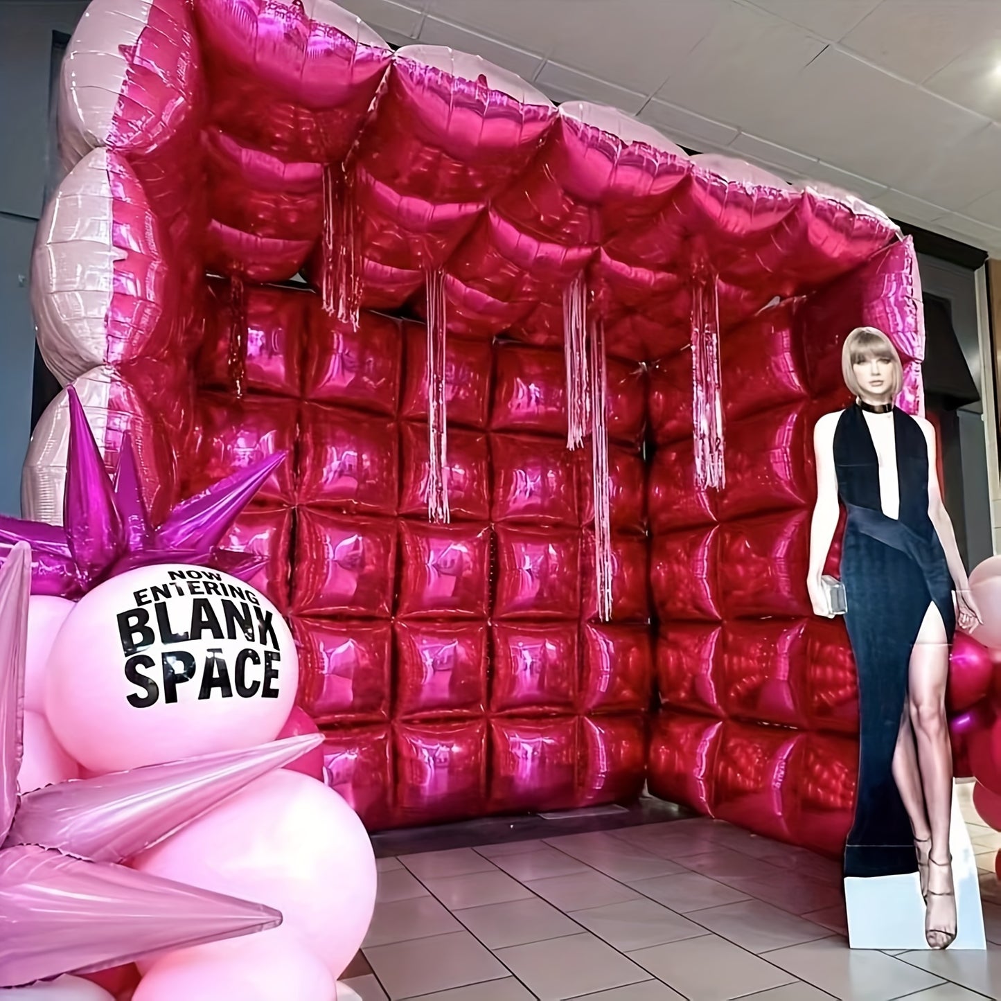 Foil balloon wall assorted packs 25pcs